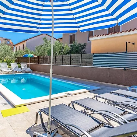 2 With Pool Пула