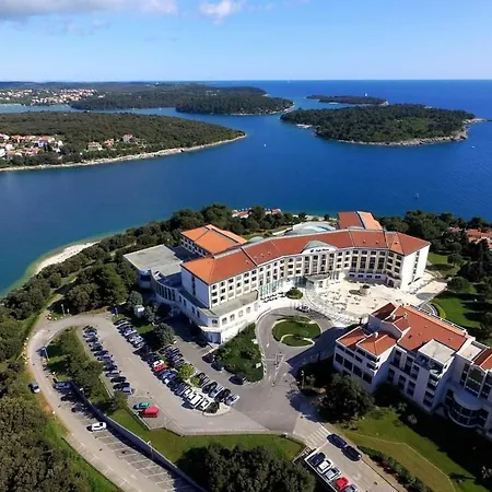 2 With Pool Апартаменти *