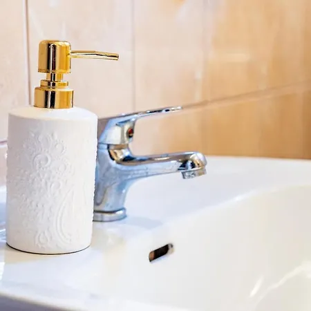 2 With Pool Appartamento