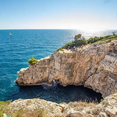 Apartment 2 With Pool Pula