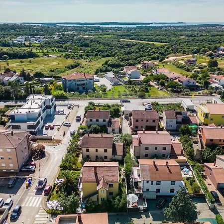 2 With Pool Appartamento