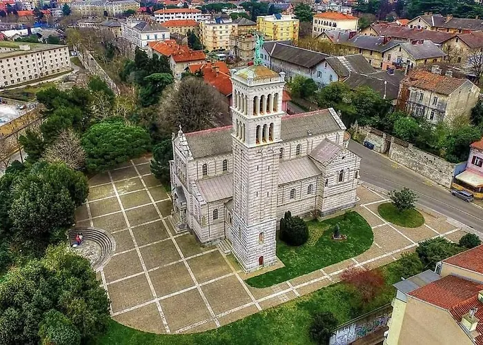 2 With Pool 公寓 普拉