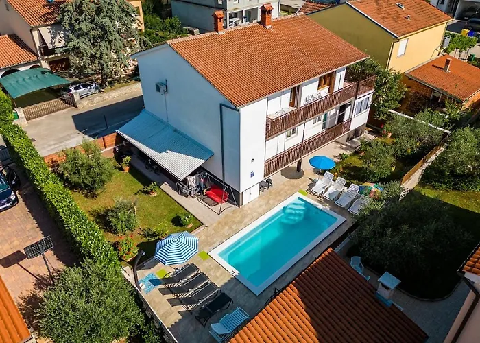 Apartment 2 With Pool