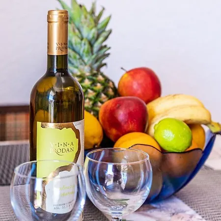 2 With Pool 아파트 풀라