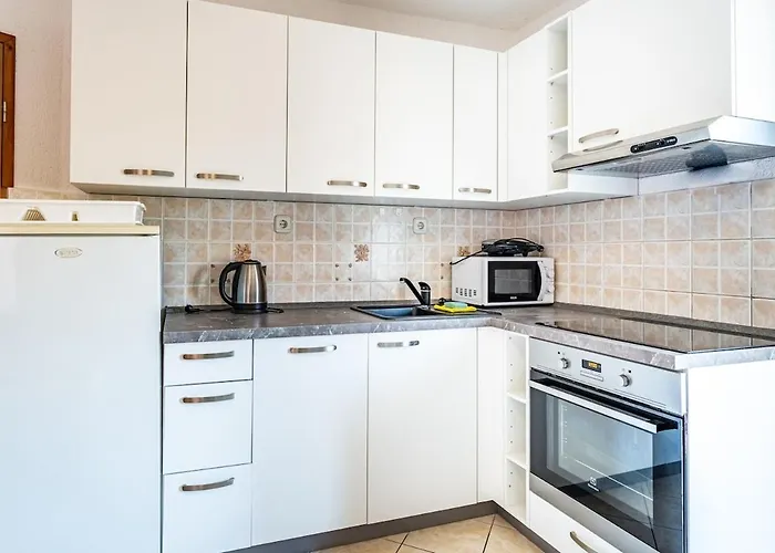 Apartment 2 With Pool