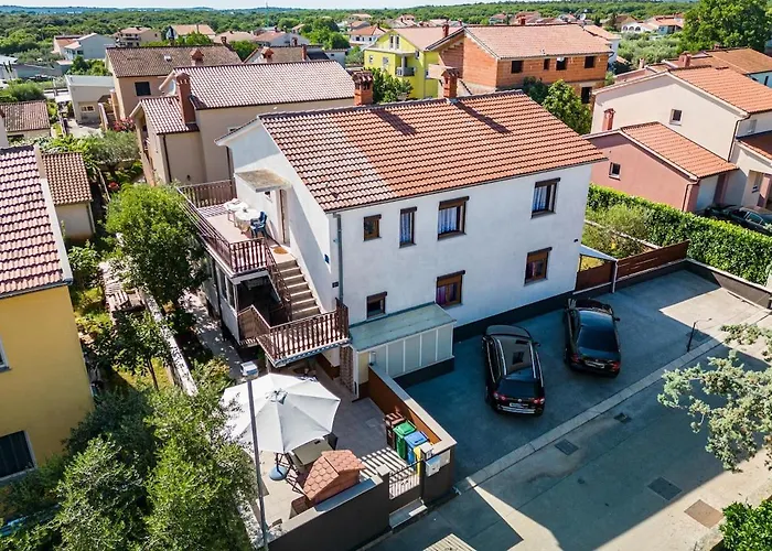 2 With Pool Apartment