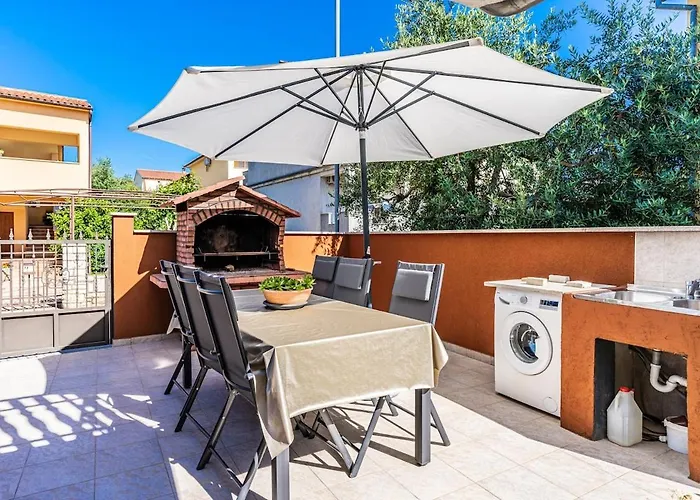 2 With Pool Apartment